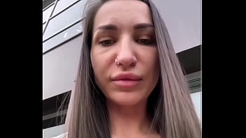 вебкам модель в такси обнажила