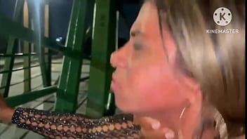 Esposa dando pra 2 na passarela da via dutra