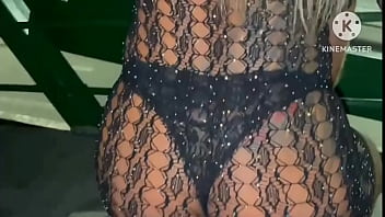 Esposa dando pra 2 na passarela da via dutra