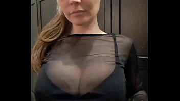 Like si tu veux que je sorte dans la rue comme ça commente si tu veux que je