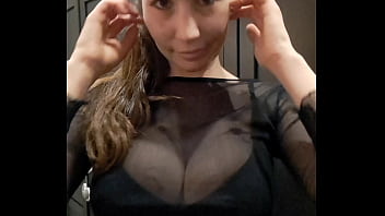 Like si tu veux que je sorte dans la rue comme ça commente si tu veux que je