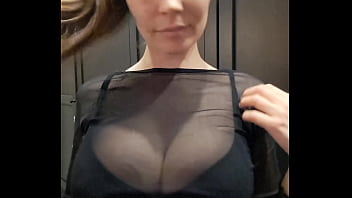 Like si tu veux que je sorte dans la rue comme ça commente si tu veux que je