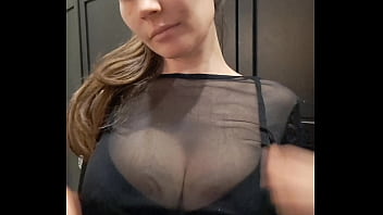 Like si tu veux que je sorte dans la rue comme ça commente si tu veux que je