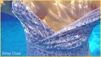 Milf shows perfect tits outdoors swimming