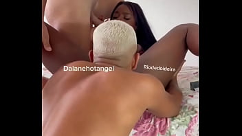 Mamando o comedor enquanto meu corninho me chupa