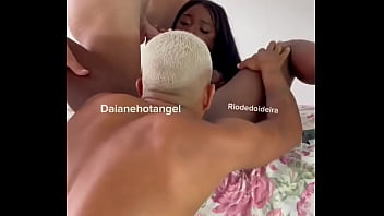 Mamando o comedor enquanto meu corninho me chupa