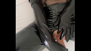 Playing with my dildo and withy my mask only focused on the pussy