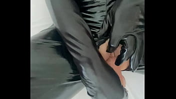 Playing with my dildo and withy my mask only focused on the pussy