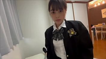 【高◯生カップルの性事情】家に誰も居ない時を狙って彼女とハメ撮りえっちしました。興奮し過ぎてガン立ちする彼氏のチンポ。