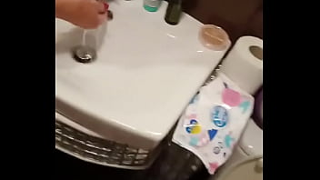 принимаю душ