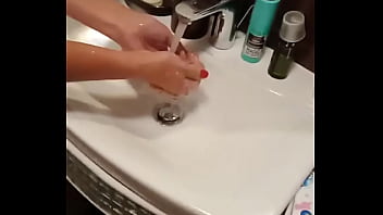 принимаю душ