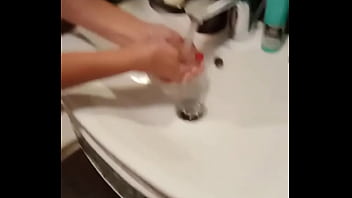 принимаю душ