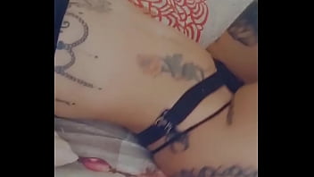 Apres ce repas au restaurant entre ami me voilà dans ma chambre très chaudes