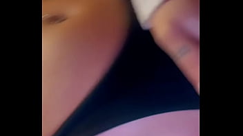 Tati Zaqui Dando Um Zom Na Buceta thumbnail