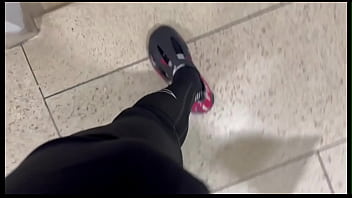 Conheci uma casada na academia que me convidou para beber uma água só que o que ela queria era rola no cuzinho para ficar cheia de leite para o seu corno