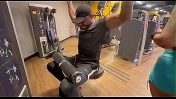 Conheci uma casada na academia que me convidou para beber uma água só que o que ela queria era rola no cuzinho para ficar cheia de leite para o seu corno