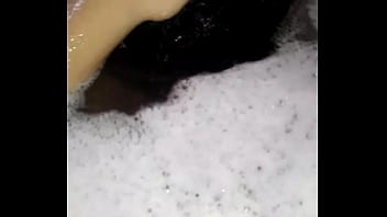 Chupandomela debajo del agua