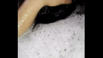 Chupandomela debajo del agua