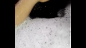 Chupandomela debajo del agua