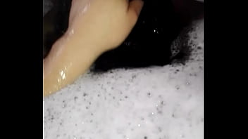 Chupandomela debajo del agua