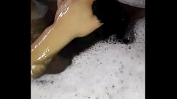 Chupandomela debajo del agua