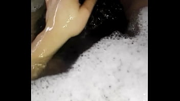 Chupandomela debajo del agua