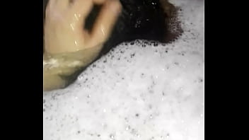 Chupandomela debajo del agua