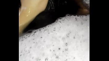 Chupandomela debajo del agua