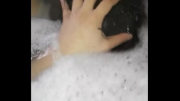 Chupandomela debajo del agua