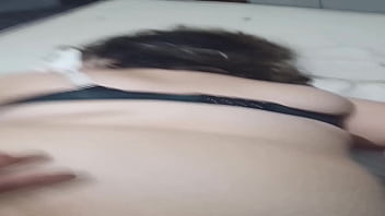 Comendo O Cuzinho Da Safada Enquanto Enfio O Consolo Na Buceta thumbnail