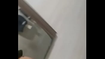 Caliente me manda su culito