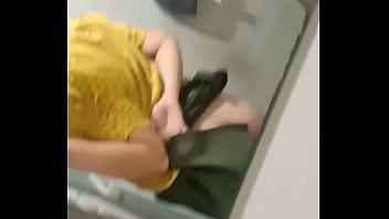 Caliente me manda su culito