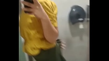 Caliente me manda su culito