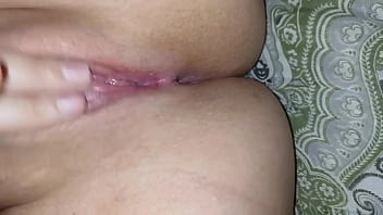 Novinha gozando gostoso com saudades da siririca