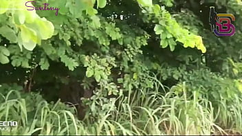 Super dotado comeu a esposa do corno no meio da mata