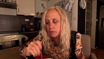 Self fisted to orgasm at lunchtime