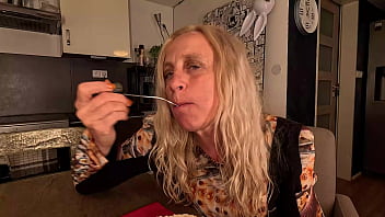 Self fisted to orgasm at lunchtime