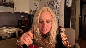 Self fisted to orgasm at lunchtime