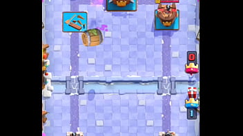 Me cojo a mi rival en clash royale con cementerio y hielo*se rinde*