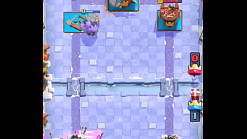 Me cojo a mi rival en clash royale con cementerio y hielo*se rinde*
