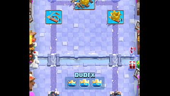 Me cojo a mi rival en clash royale con cementerio y hielo*se rinde*