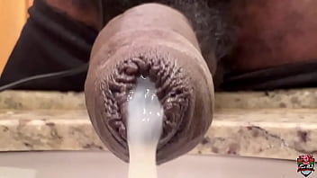 Acho que postei um pedaço desse vídeo em algum momento mas ontem vi esse trecho no cel e resolvi repostar #uncut #cum Acho que postei um pedaço desse vídeo em algum momento mas ontem vi esse trecho no cel e resolvi repostar #uncut #cum