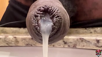 Acho que postei um pedaço desse vídeo em algum momento mas ontem vi esse trecho no cel e resolvi repostar #uncut #cum Acho que postei um pedaço desse vídeo em algum momento mas ontem vi esse trecho no cel e resolvi repostar #uncut #cum