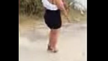 Nalgona enseña la cola