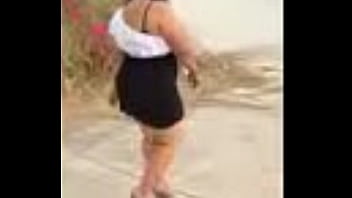 Nalgona enseña la cola