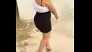 Nalgona enseña la cola