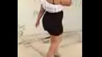 Nalgona enseña la cola