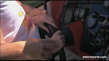 Yasmine gold masturbates while having her asshole drilled on a beach