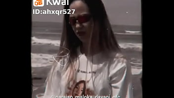 Novinha linda indo embora