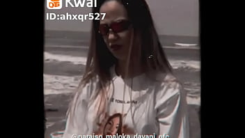 Novinha linda indo embora